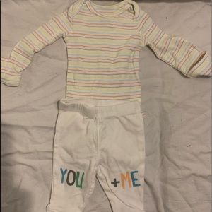 Carter’s matching set